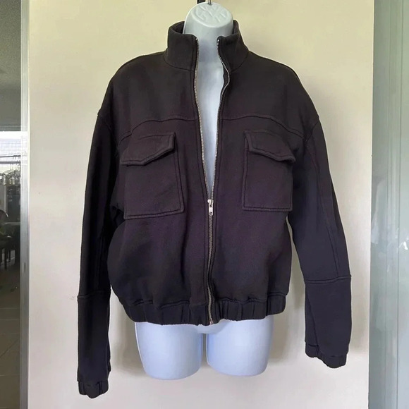 Monrow Seamed Bomber jacket black zip front pockets Size L - Picture 3 of 10